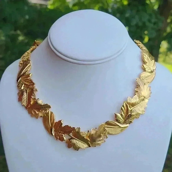 Vintage Napier leaves Gold-toned necklace - Picture 14 of 16
